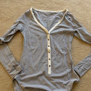 Lululemon long sleeve with thumb holes